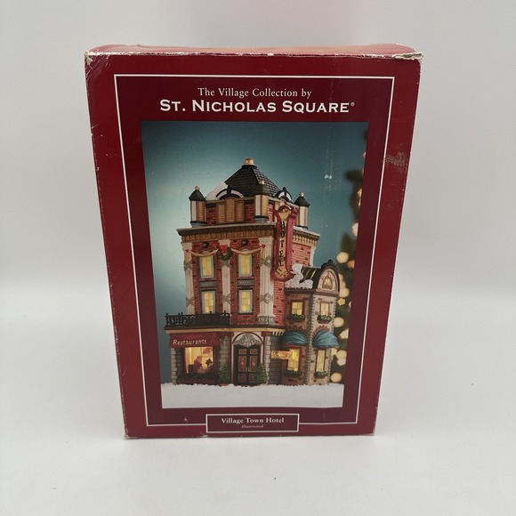 VINTAGE ST. NICHOLAS SQUARE THE VILLAGE COLLECTION 2005 VILLAGE TOWN HOTEL XMAS - Picture 1 of 11